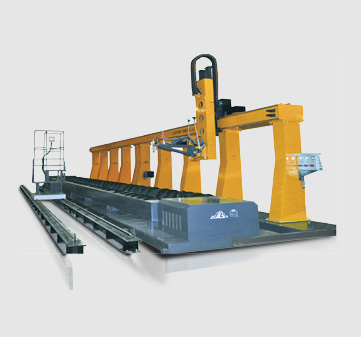 BBIN宝盈集团CNCG系列大管径摩擦盘数控相贯线切割机