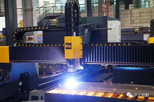 BBIN宝盈集团全自动等离子切割分拣一体机